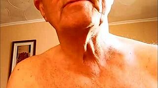 I feel so horny wanking my hairy cock to cum.