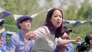 Diệp Lâm Anh tests out her new vibrating chip toy.