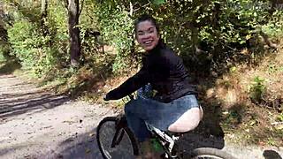 milf flashes ass on bike trail