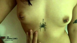 damn, banging my hot hermanastra and finishing on her juicy nalgas, part 1!