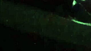 सेक्सी वाइफ वाइल्ड थ्रीसम फैंटेसी को फुलफिल करती है हार्ड