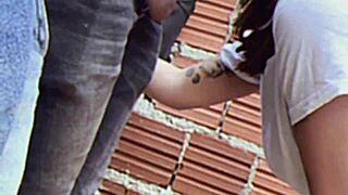 chupei o nerdola da minha sala pra ele me ajudar na prova de matem�tica se n�o der certo vou ter que chupar meu professor tamb�m mas ele tem o pau min�sculo