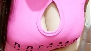 Step-sister makes homemade porn at home 😈