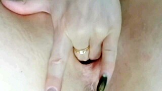 big ass milf gets close up fingering action