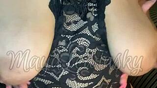 this babe shows her big natural tits for lovers