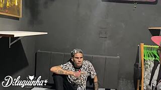 Look What Happened When The Photographer Hit On His Hetero Client!