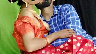 Hard Fucking for Sexy Indian Bhabi in Red Saree!