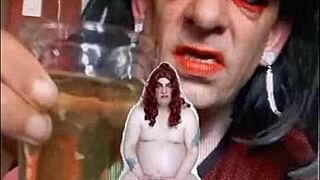 hey, this bisexual sissy guy is naked and swallowing pee lol 😳