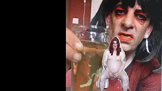 hey, this bisexual sissy guy is naked and swallowing pee lol 😳