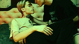 ट्विंक्स बेहतर नींद के लिए एंडलेस सेक्स का मजा लेते हैं।