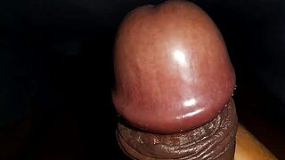Watch this black cock cum on a homemade handjob session 😏