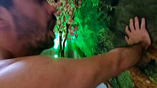 This mature guy does everything for money, entering the dick to fulfill fetishes with neighbors.