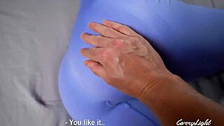 Shocking! Stepson Helps Masturbating Mom Carrylight Cum Fast!