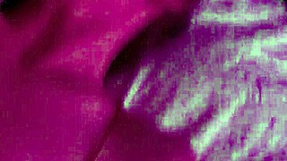 कंडोम टूट जाता है लेकिन पतली निम्फो जोर से चोदना जारी रखती है