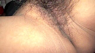 man, this horny indian desi babe rubs her hairy pussy so good... wet and wild! 😍