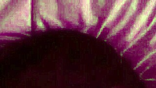 कंडोम टूट जाता है लेकिन पतली निम्फो जोर से चोदना जारी रखती है