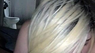 Snowbunnyqueen27 deepthroats a cage fighter's beautiful BBC!