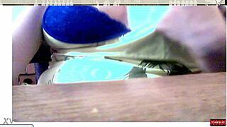 i'm this teen 18+ webcam girl showin' off my sex on cam