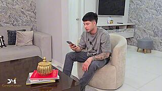 एक सेक्सी लॉयर अपनी फीस इकट्ठी करती है, ex-convict के massive tool पर राइड करके