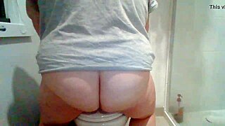 i'm a bbw slut fuckin my dildo hard