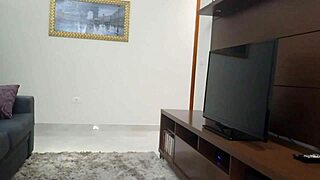 casada provoca tecnico com shortinho curto