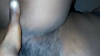 Queen lady twerking for big black cock deepthroat