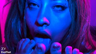 Even while smoking, she can't stop worshiping her lover's feet