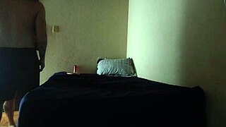 Masagista milf couldn't resist the monster cock and gave a quickie bareback session