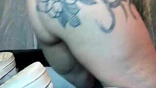 Pumpkin Electrik shakes her big ass in thong.