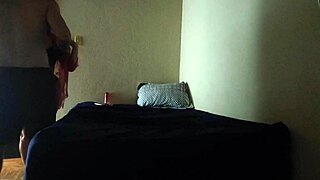 Masagista milf couldn't resist the monster cock and gave a quickie bareback session