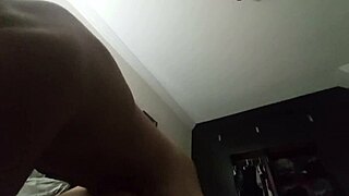 Ainokatati beautiful mature woman in bath, then deepthroat with small waist