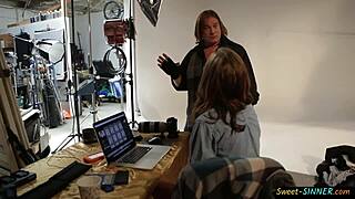 does the sexy teen model screw the photographer?