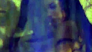 the beautiful indian girl dances and reveals her body in a teasing way!