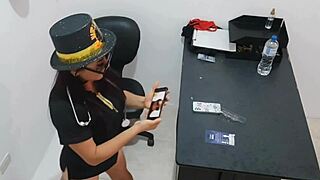 i got so excited insertin’ an anal plug for my subscribers, happy new year!