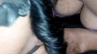 क्यूट फेस हॉट मिल्फ एडरेस यंग मैन की वर्ल्ड को एलियास कैश के साथ रॉक करती है