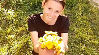 Is Solana stroking her pearl beautifully?