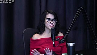 caroleta roots in her hardcore outdoor scene, wanna see her squirt?