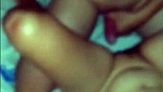 dois machos revezam na buceta da karina casada