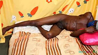 मेरी बेस्ट फ्रेंड ने अंदर ज्हड़ने के लिए भीख मांगी। मैं मदद करने से नहीं रुक सका!