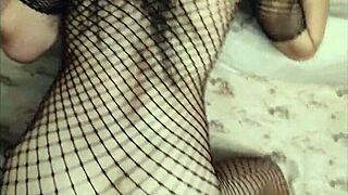 देखो ये स्टनिंग मिल्फ्स लिंगरी में स्टाइल और ग्रेस से धीमी, एलीगेंट सेक्स करती हैं