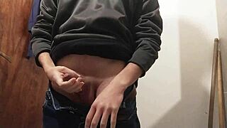 i squeeze tons of cum from my big cock