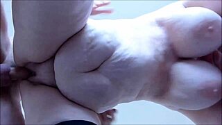 Mature amateur bbw gets fucked from behind