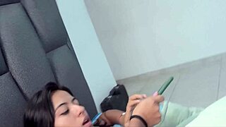 Inocente Chica Recibe Semen en Su Culo por Primera