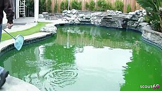 निम्फो स्टेप-सिस्टर वर्जिन स्टेप-ब्रदर को अपने अस्सहोल फक करने और अंदर कम करने के लिए सेड्यूस करती है