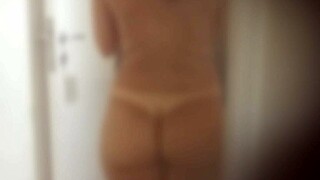 Hidden cam catches karina and lucas with pizza guy 😏