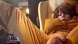 damn, this fine tranny rides a big dildo with that hot ass! 🔥