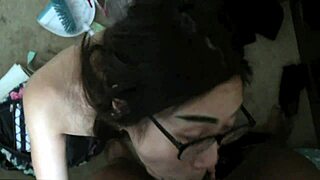 Eva Yi's early morning face fuck and ball licking 😍