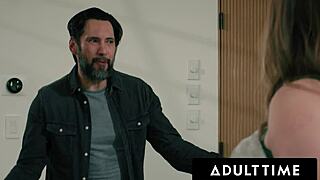 Hey, India strips naked and shows her pussy on camera – so natural! 😍