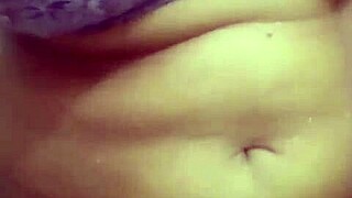 उम्म, भाभी वीडियो कॉल पर बड़े चूचे दिखा रही... गांव वाली लड़कियों के विशाल टिट्स यार!