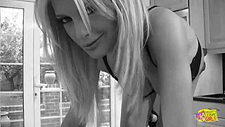 Beautiful Karen and Kelle Marie eat cunts on kitchen counter 😍